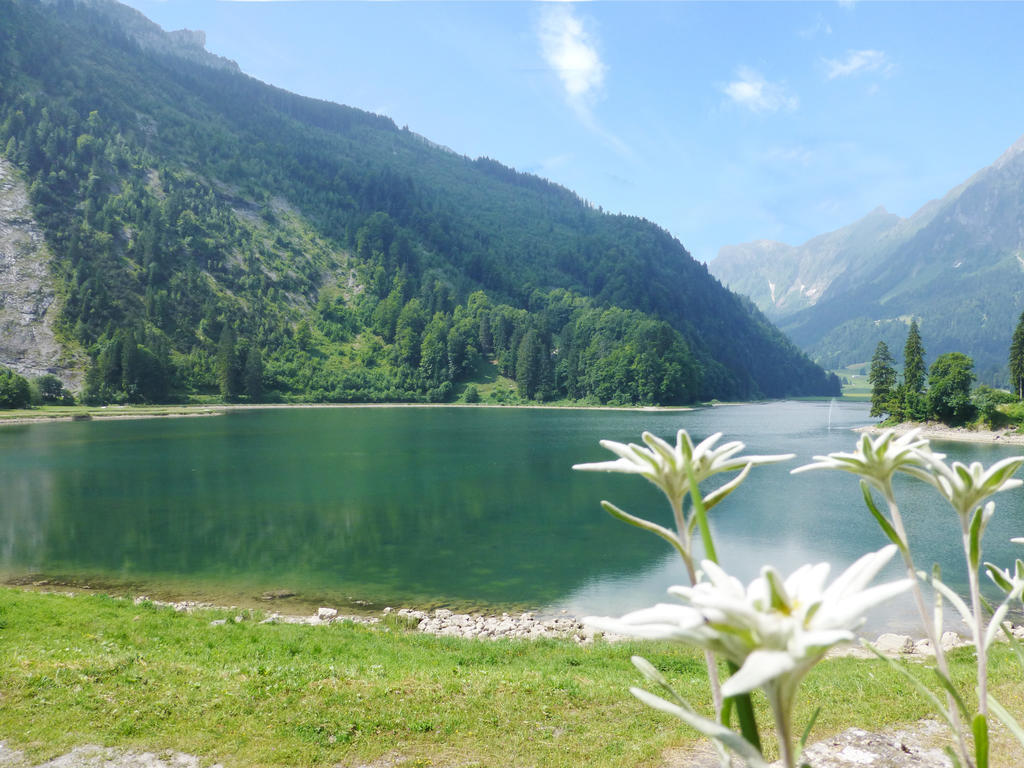 Berghotel Obersee Naefels Exterior photo